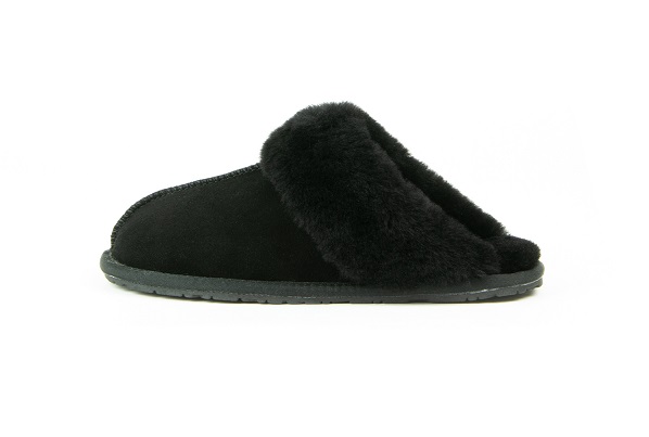  - Fårskinnstofflor från Ylleverket – Svart M/L