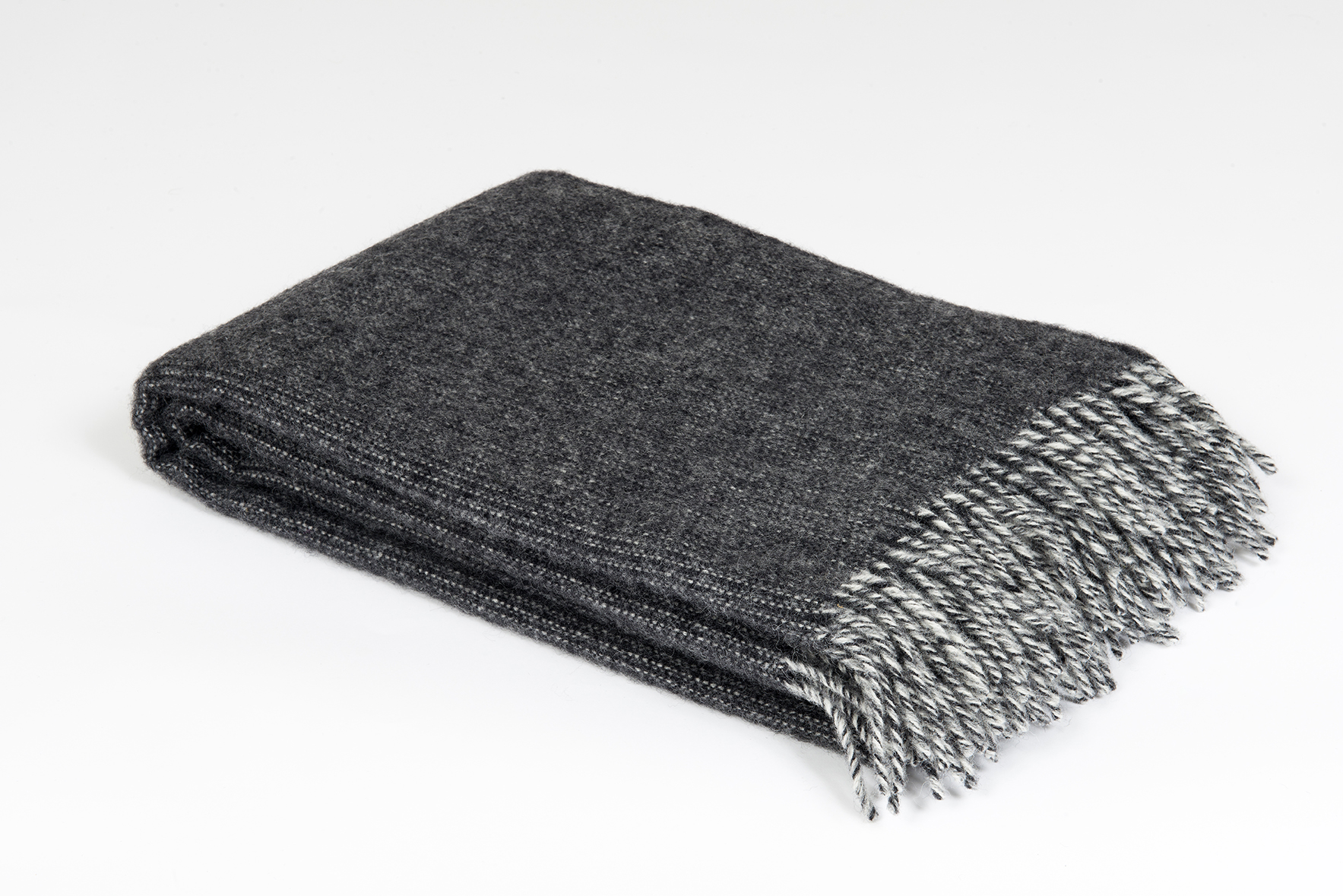  - Klippan pläd Alice Dark Grey