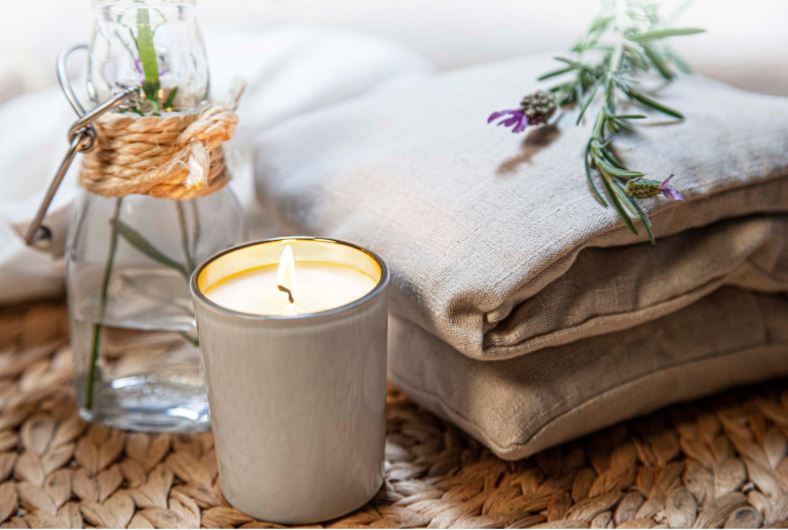  - Presentbox med vetekudde och doftljus